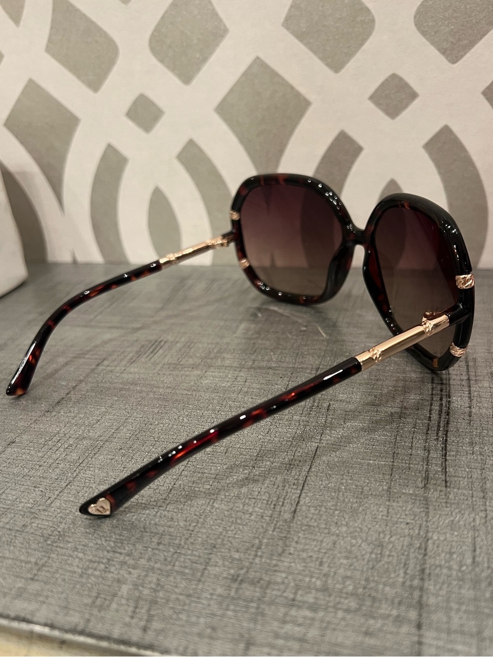 Juicy Couture Oversized Sunglasses - Picture 5 of 7